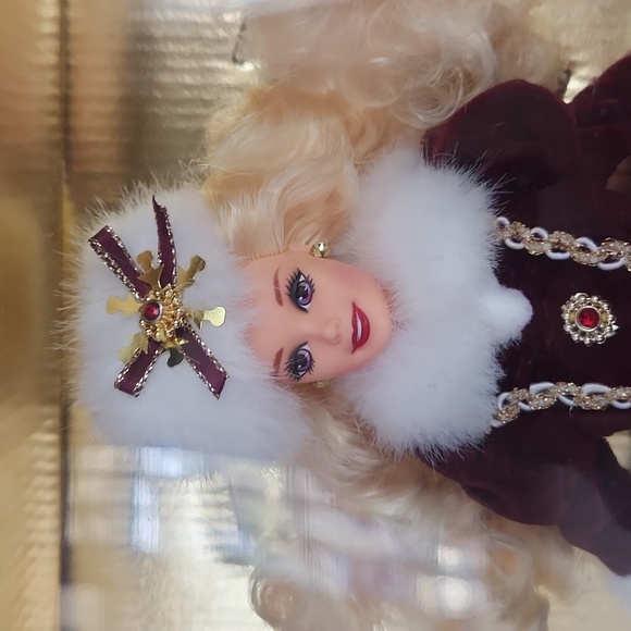Happy Holidays Special Edition Barbie 1996 - Picture 2 of 5